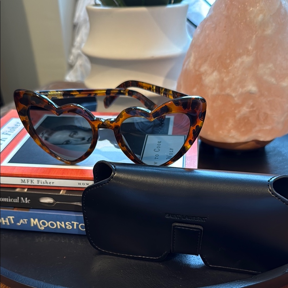 Saint Laurent Loulou 54mm Heart-Shaped Tortoise Sunglasses - Picture 4 of 7